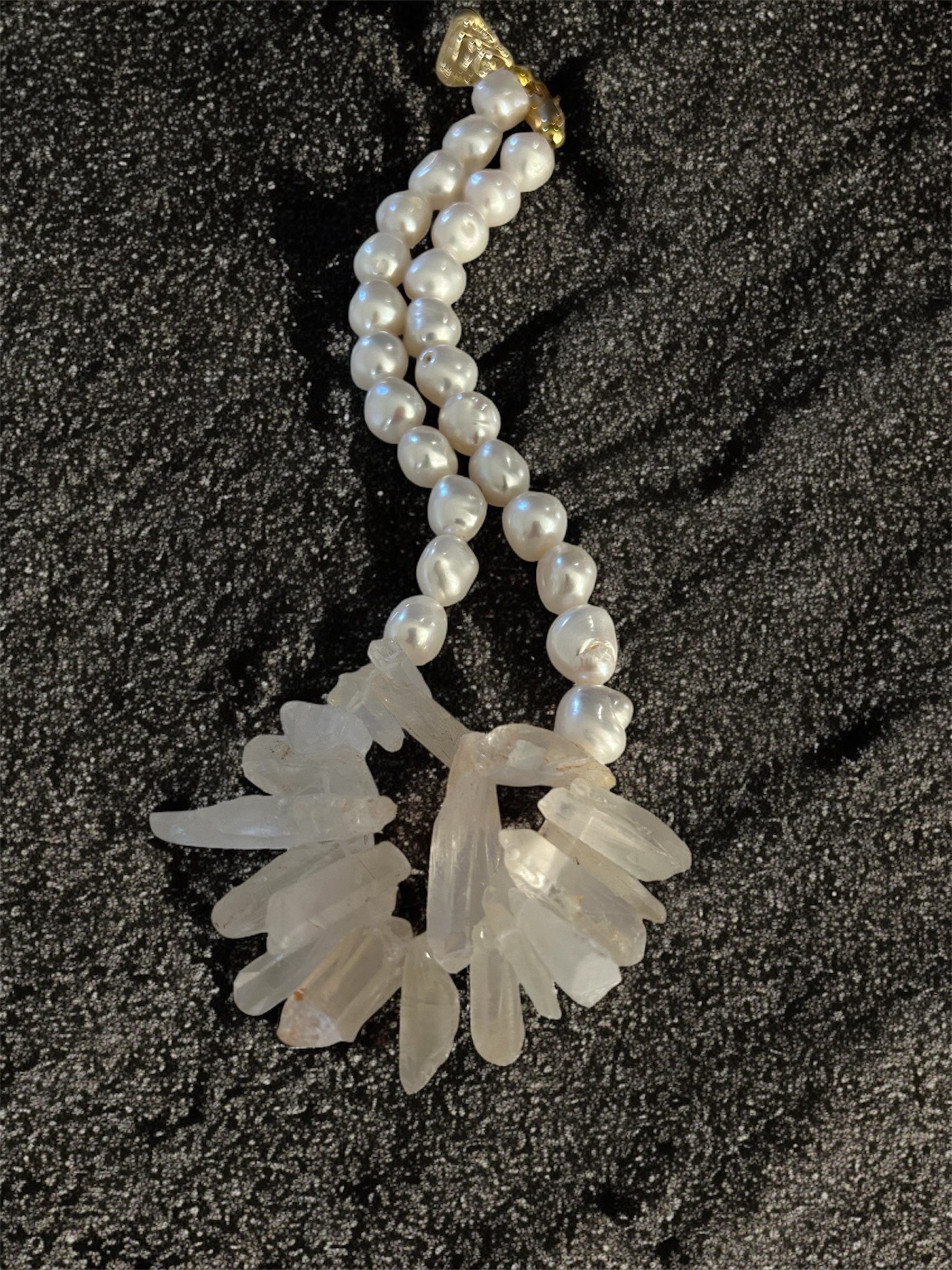 JOY JEWELRY — Seychelles 16" Quartz + Baroque Pearl Necklace